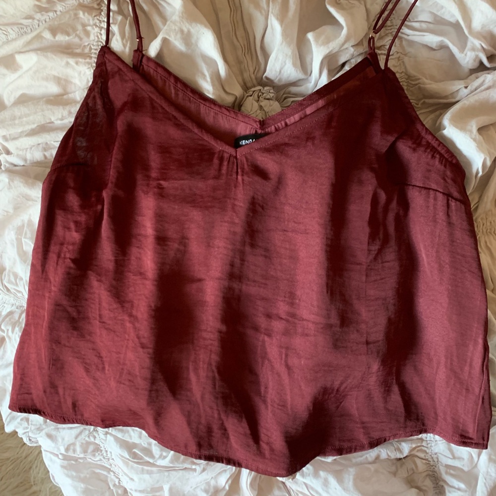 Size M kendall & kylie silk top